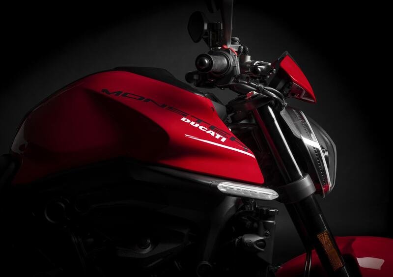 Ducati Monster 937 Monster 937 + (2021 - 24) (11)