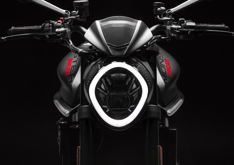 Ducati Monster 937 Monster 937 + (2021 - 24) (20)