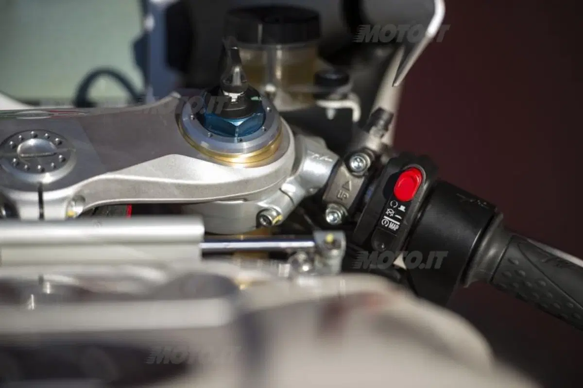 MV Agusta F4 e F4RR 2013 (39)