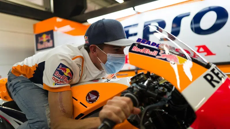 MotoGP, il Dottor Costa su Marquez: "Avrei messo i fissatori esterni"
