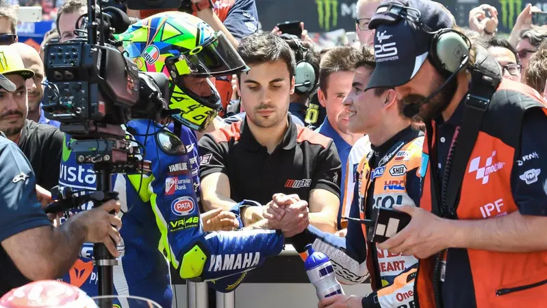 MotoGP 2016. Rossi: "Stretta di mano con Marc, era la cosa giusta"