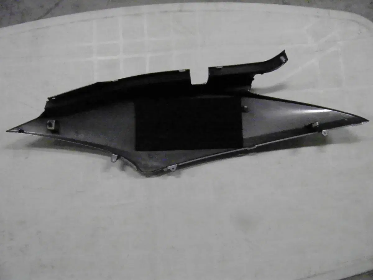 FIANCATA POST. DESTRA USATA PER HONDA SW T 400 (2)