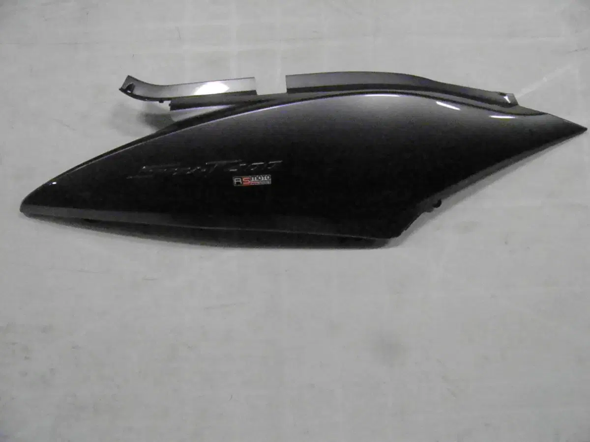 FIANCATA POST. DESTRA USATA PER HONDA SW T 400 (3)