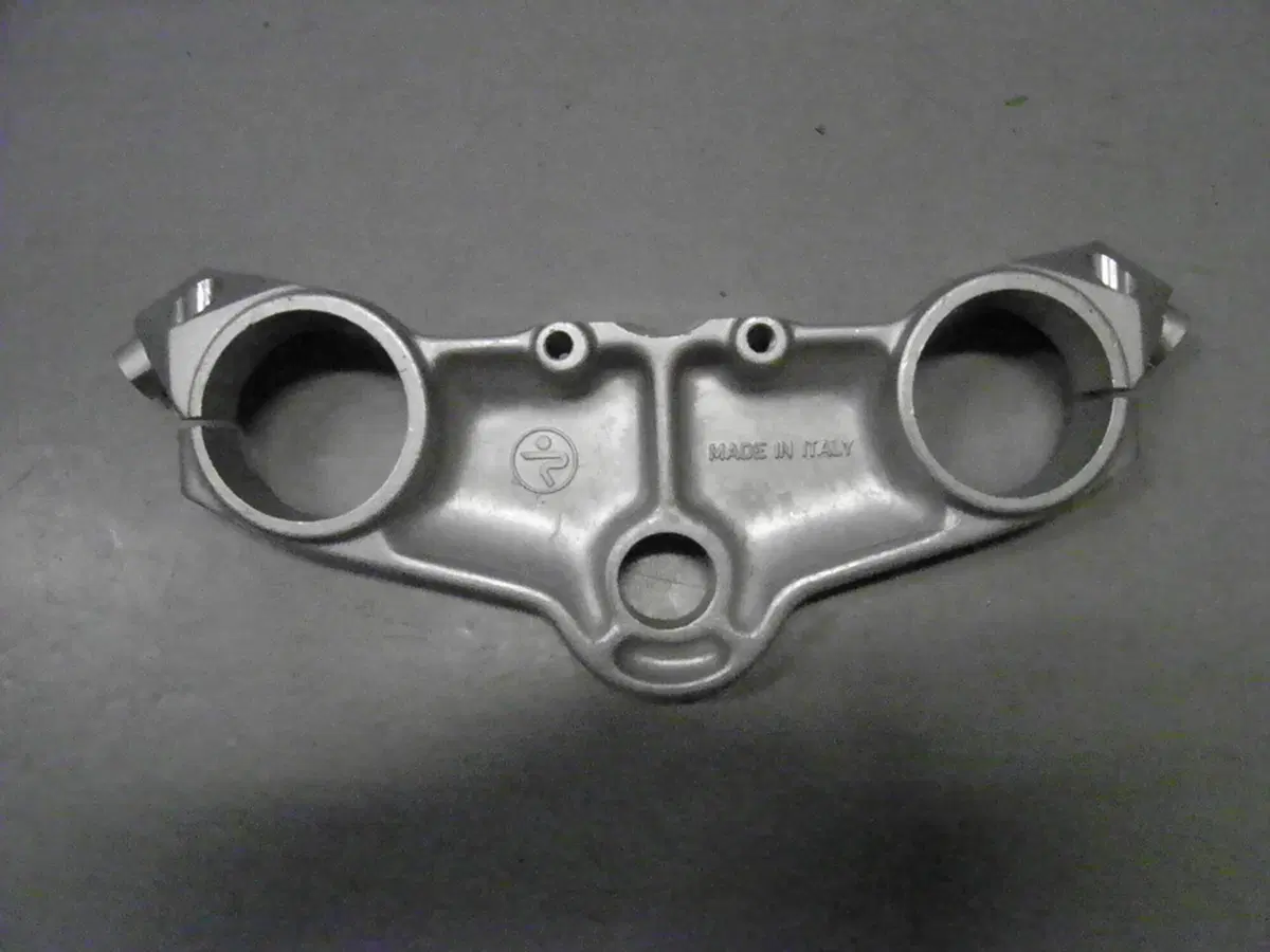 PIASTRA FORCELLA APRILIA AF 1 125 AP8123139 (2)