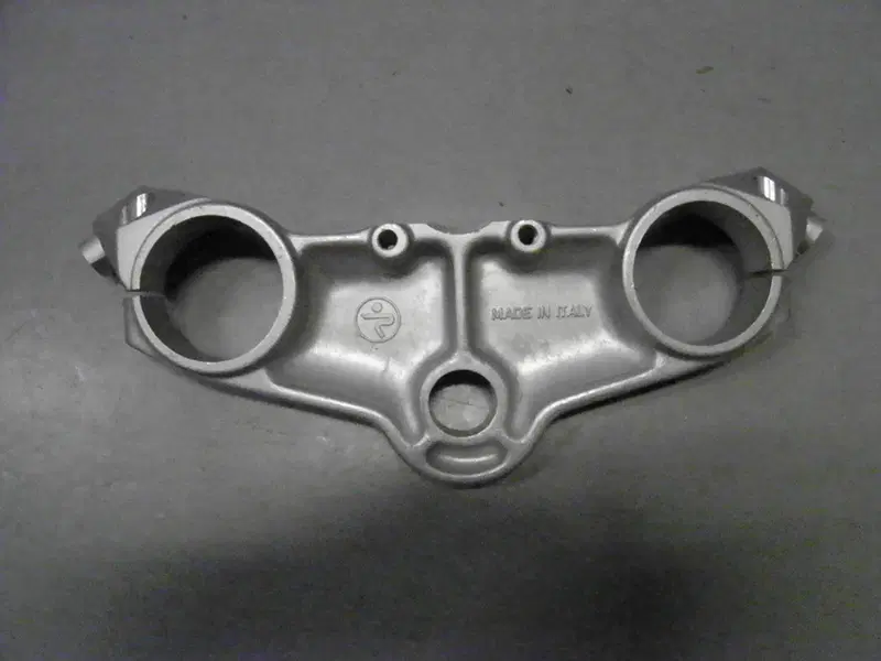 PIASTRA FORCELLA APRILIA AF 1 125 AP8123139 (2)