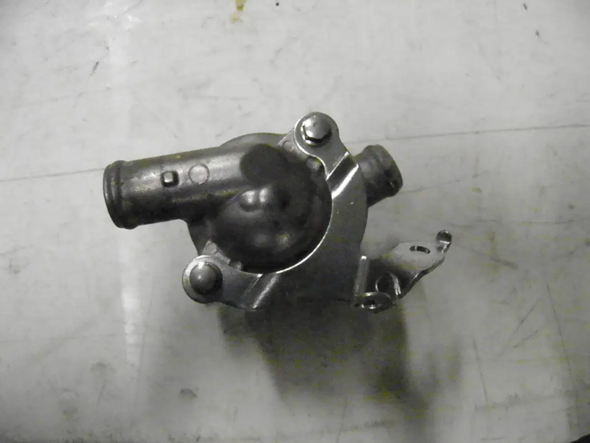 TERMOSTATO ACQUA USATO PER HONDA SW T 400 (3)