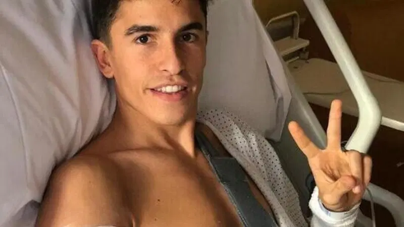 MotoGP. Marc Marquez su Instagram dopo l'intervento: &ldquo;Grazie a tutti, ce la far&ograve;&rdquo;