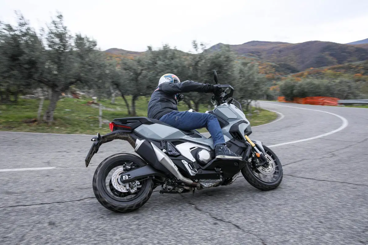 Honda X-ADV 2021 TEST (7)