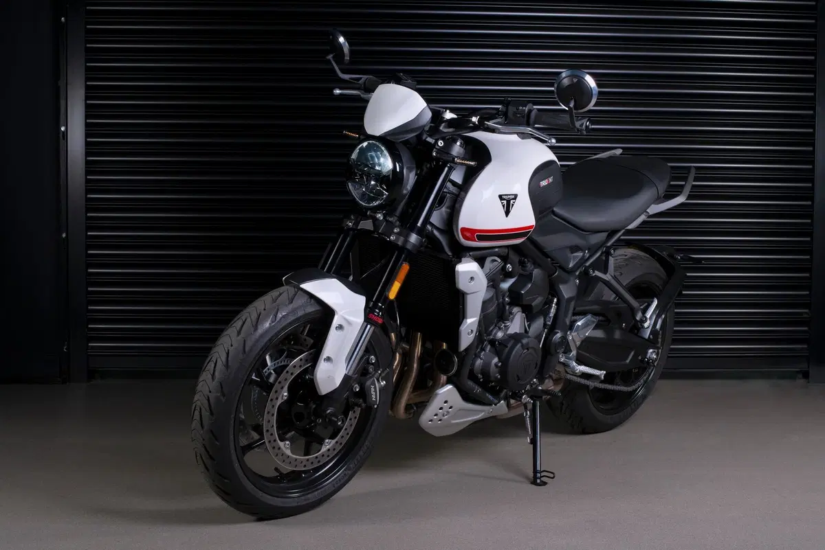 Triumph Trident 660. Welcome... back! (7)