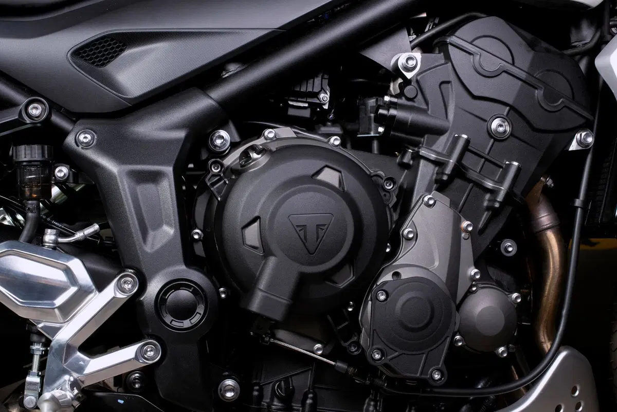 Triumph Trident 660. Welcome... back! (10)