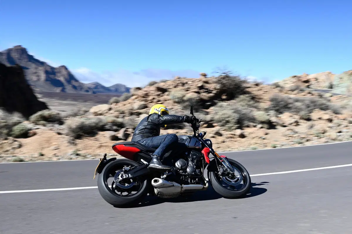 Triumph Trident 660. Welcome... back! (3)