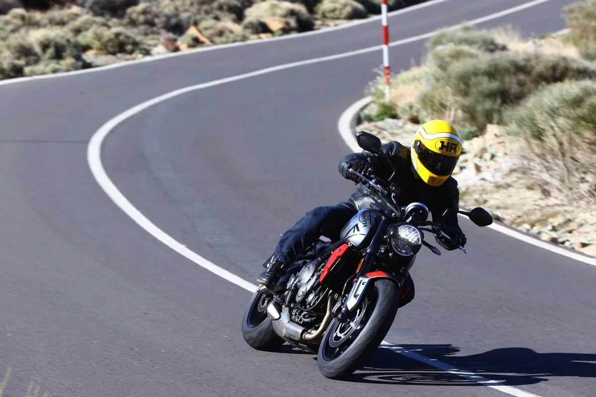 Triumph Trident 660. Welcome... back! (4)