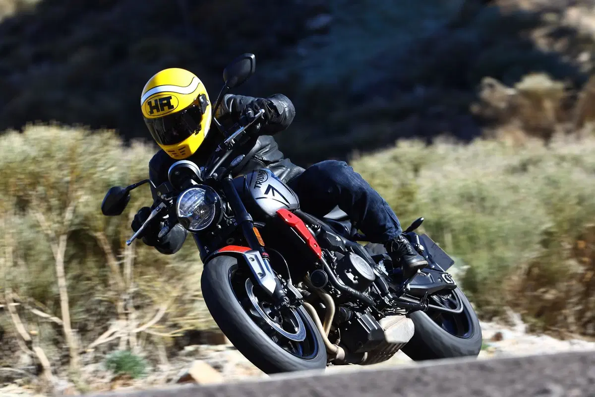 Triumph Trident 660. Welcome... back! (6)