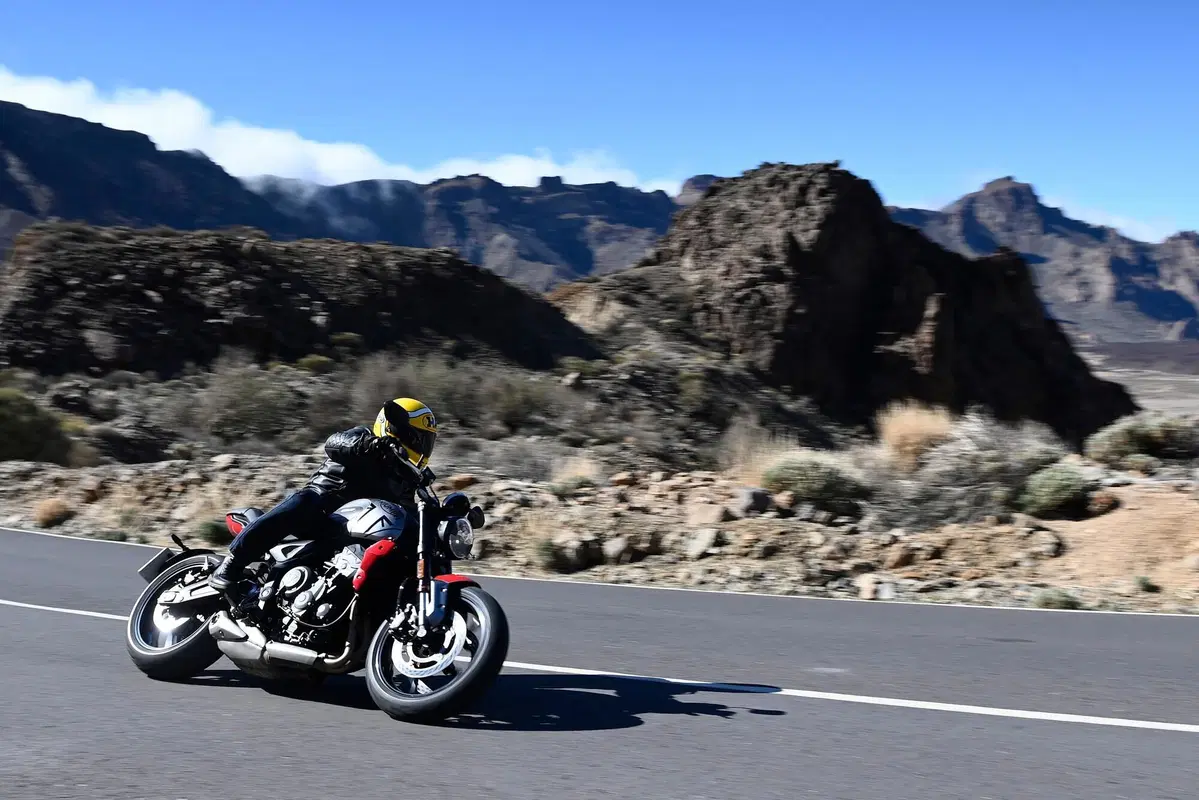 Triumph Trident 660. Welcome... back! (7)