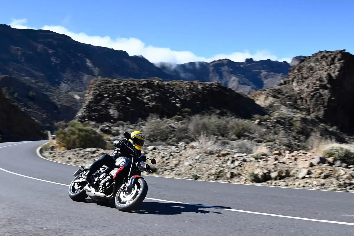 Triumph Trident 660. Welcome... back! (9)