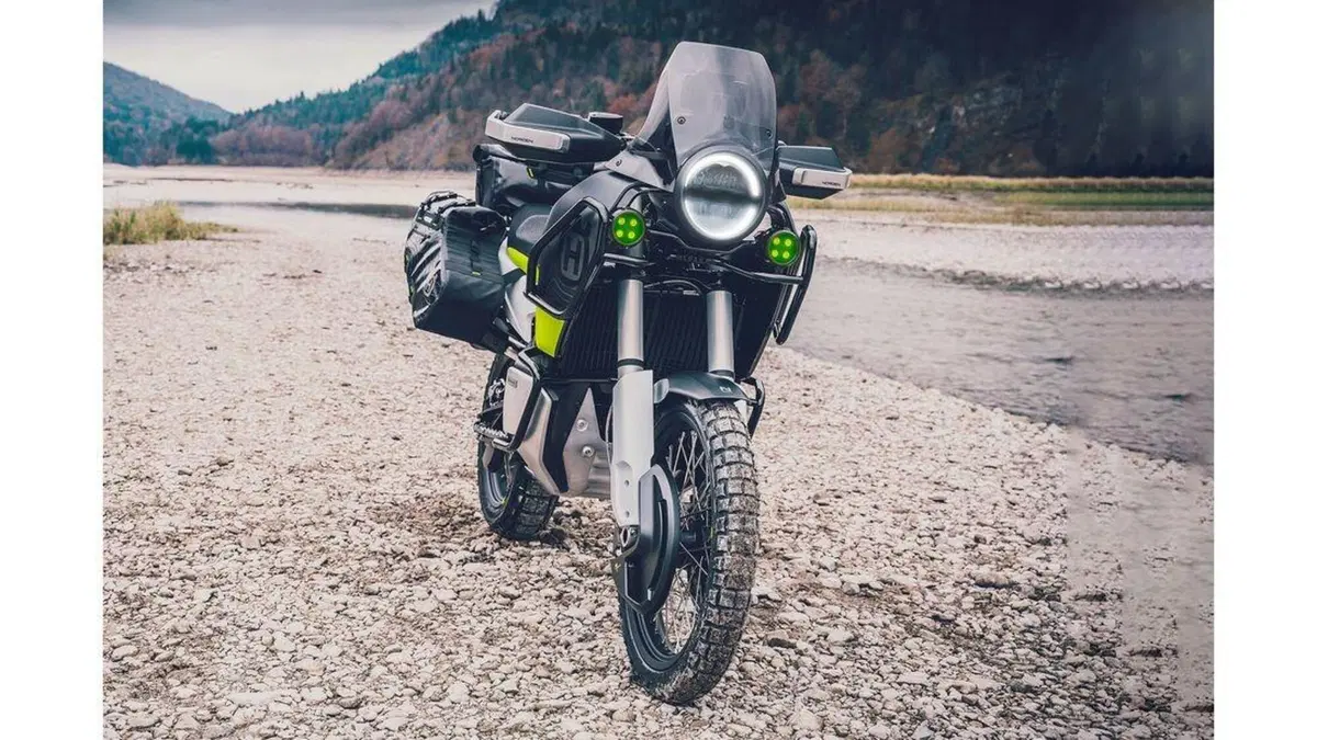 Husqvarna  901 Norden. Nuove foto spia e una conferma (3)