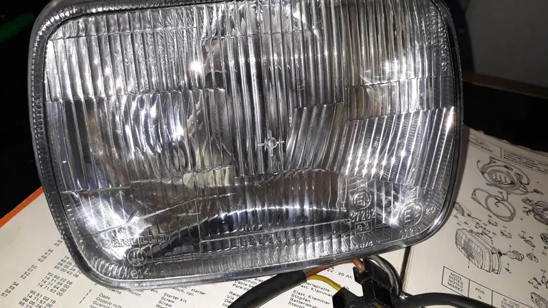 FANALE LEMANS II CARELLO Moto Guzzi (2)