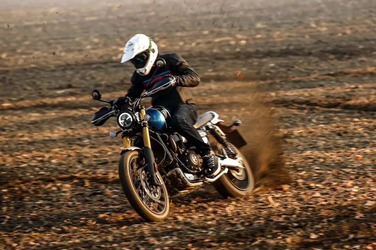 Triumph Scrambler SPECIAL TEST: 900 vs 1200, quale scegliere? (7)
