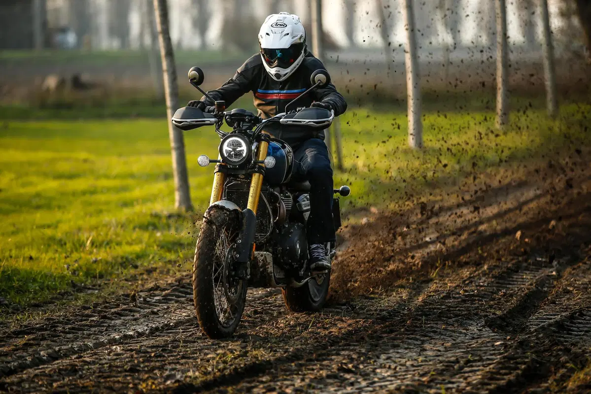Triumph Scrambler SPECIAL TEST: 900 vs 1200, quale scegliere? (2)