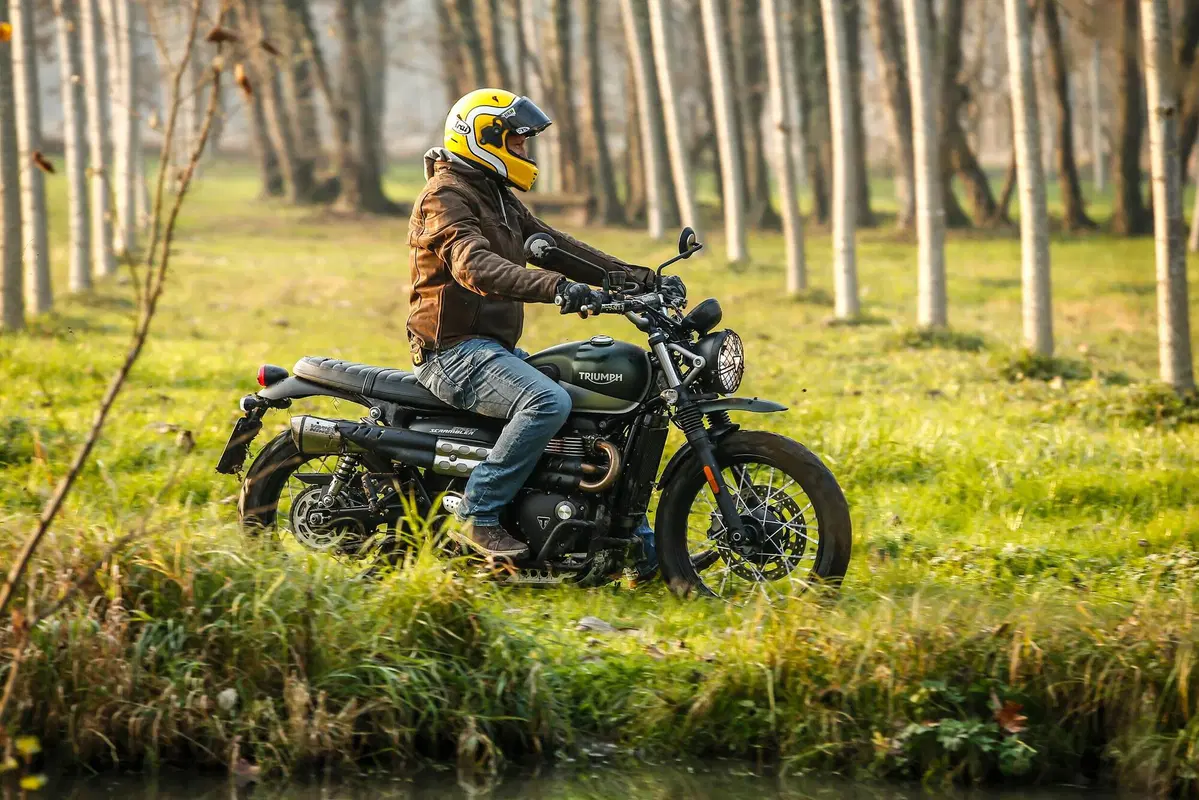 Triumph Scrambler SPECIAL TEST: 900 vs 1200, quale scegliere? (5)