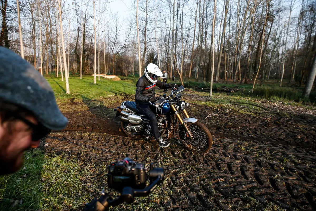 Triumph Scrambler SPECIAL TEST: 900 vs 1200, quale scegliere? (10)