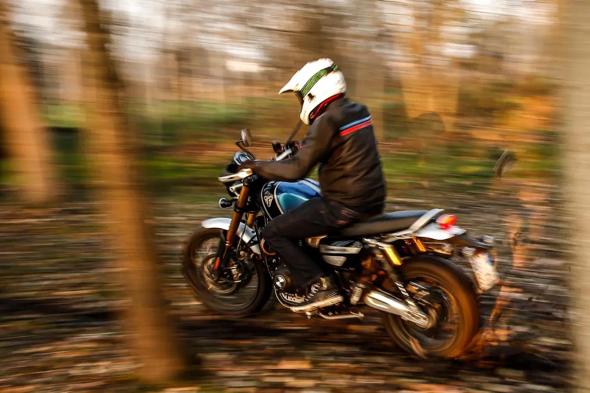 Triumph Scrambler SPECIAL TEST: 900 vs 1200, quale scegliere? (7)