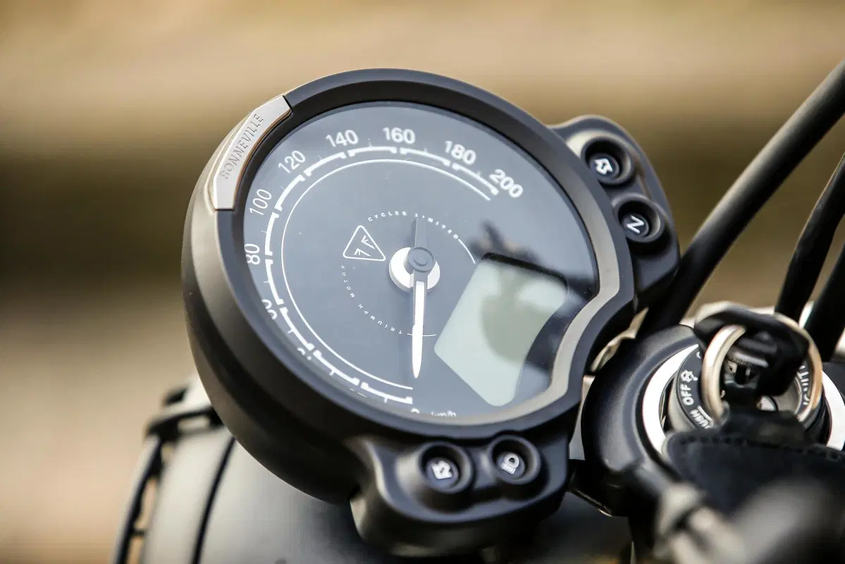 Triumph Scrambler SPECIAL TEST: 900 vs 1200, quale scegliere? (14)