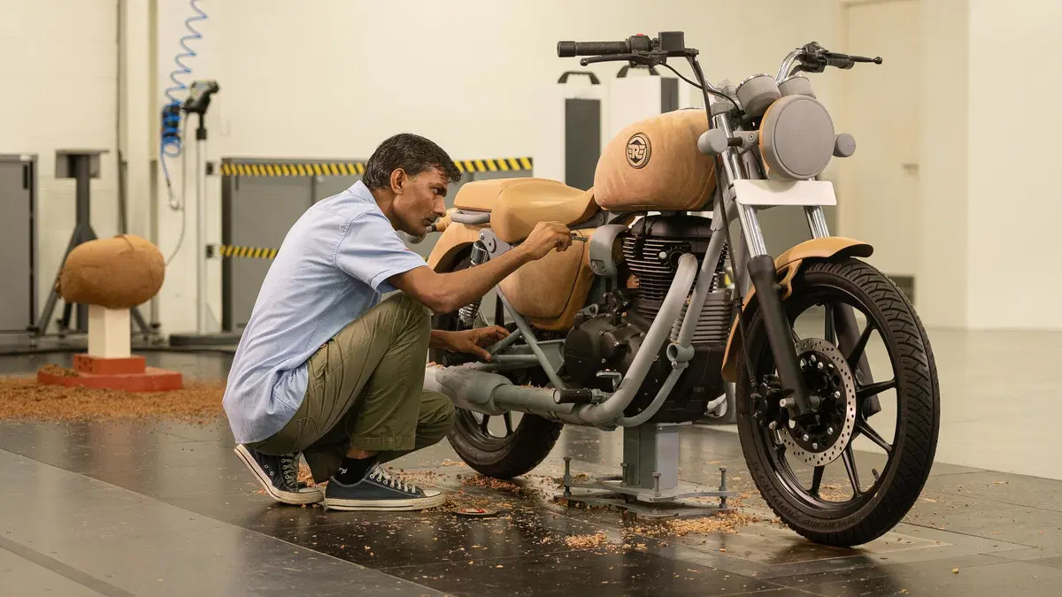 Royal Enfield Meteor 350: easy cruiser in tre versioni. Prezzi contenuti (4)