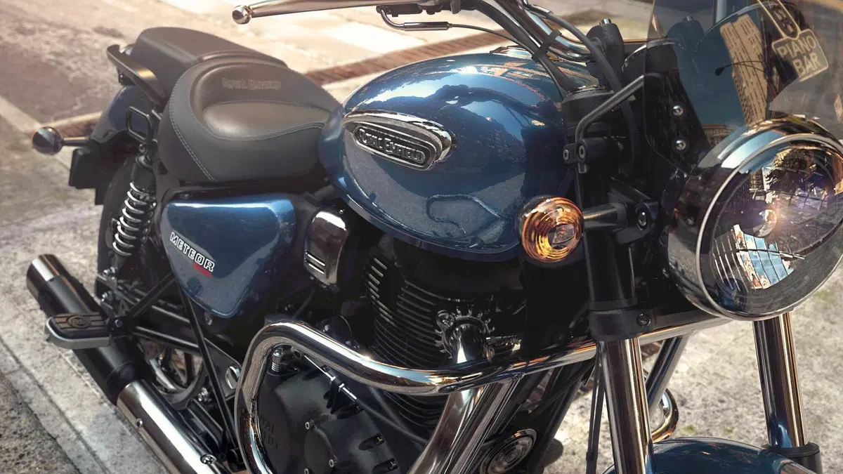 Royal Enfield Meteor 350: easy cruiser in tre versioni. Prezzi contenuti (4)