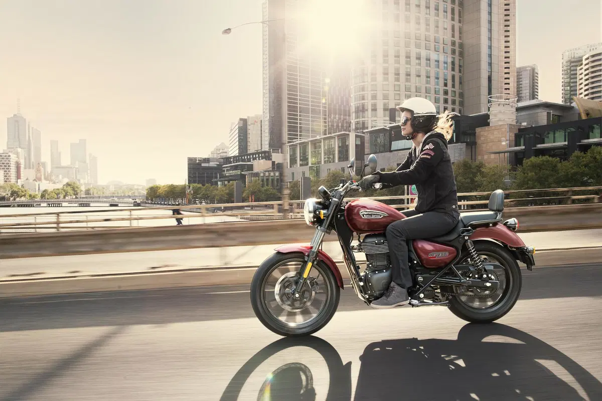 Royal Enfield Meteor 350: easy cruiser in tre versioni. Prezzi contenuti (5)