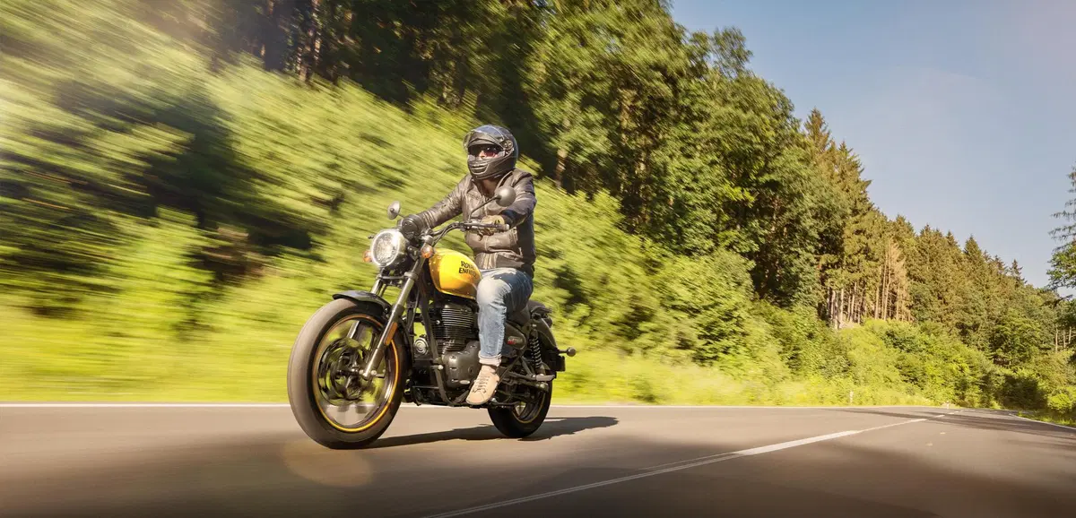 Royal Enfield Meteor 350: easy cruiser in tre versioni. Prezzi contenuti (7)
