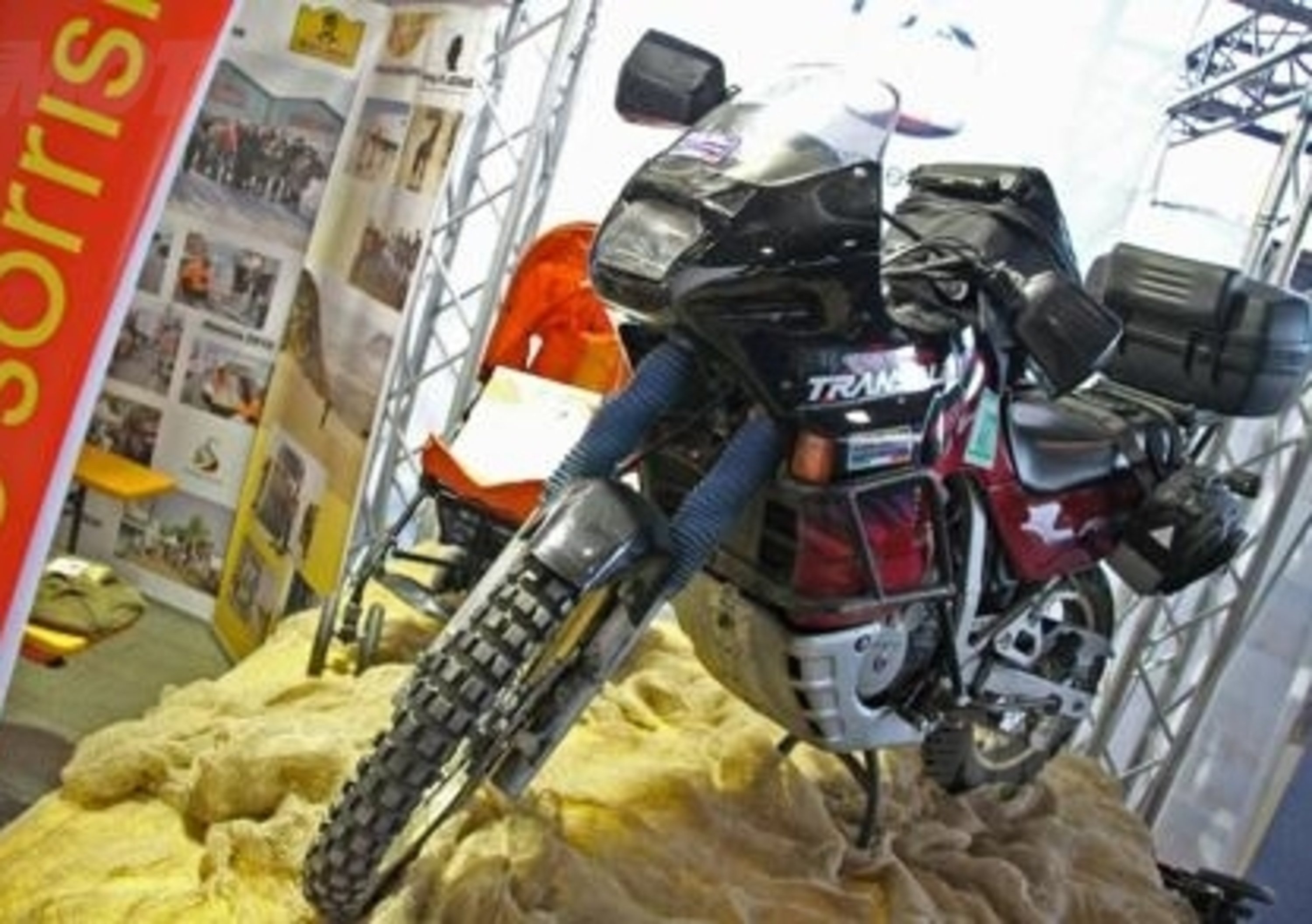 In mostra a Verona l&#039;Honda Transalp donata ai medici della Tunisia
