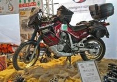 In mostra a Verona l'Honda Transalp donata ai medici della Tunisia
