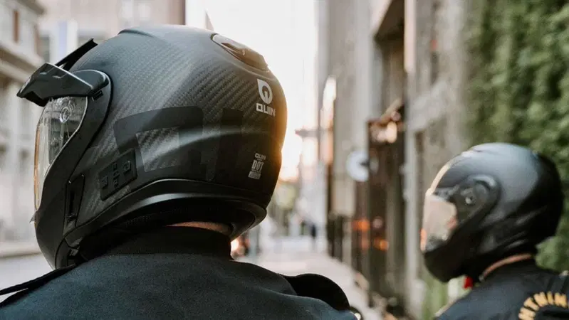 Quest, il casco smart che segnala l'incidente
