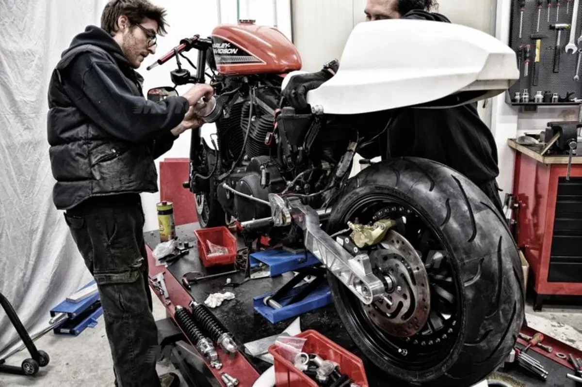 Al Motor Bike Expo di Verona Free Spirits presenta la sua Harley-Davidson 883R