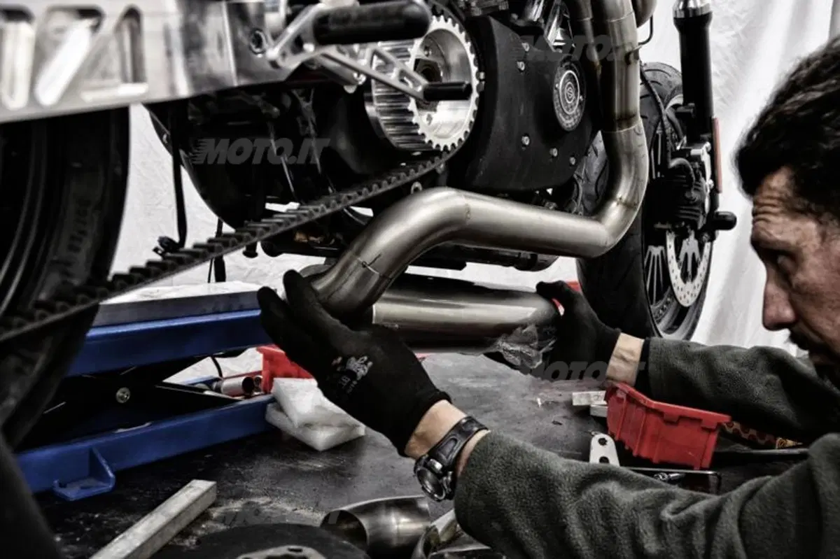 Al Motor Bike Expo di Verona Free Spirits presenta la sua Harley-Davidson 883R (2)