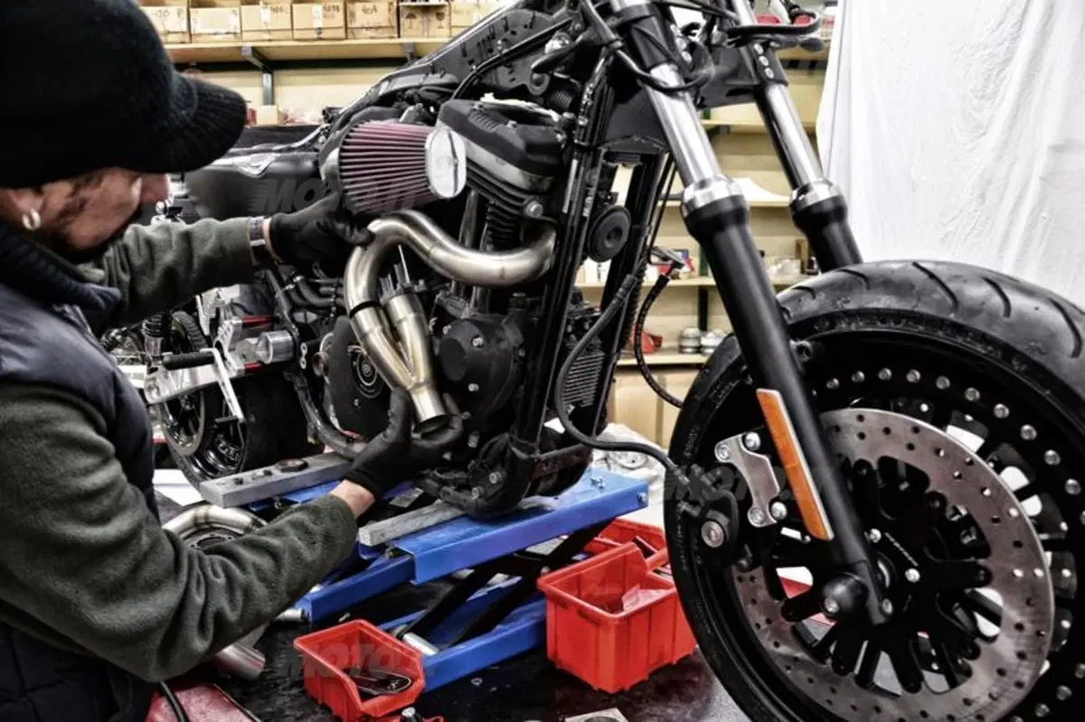Al Motor Bike Expo di Verona Free Spirits presenta la sua Harley-Davidson 883R (4)