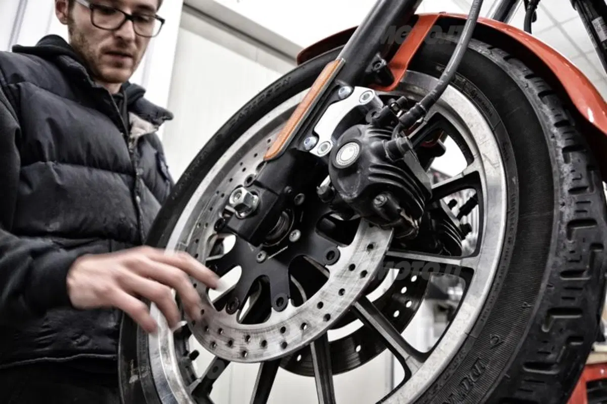 Al Motor Bike Expo di Verona Free Spirits presenta la sua Harley-Davidson 883R (5)