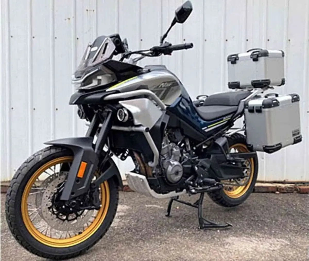KTM intensifica i rapporti con CFMoto. E spunta il brevetto della MT800 (5)