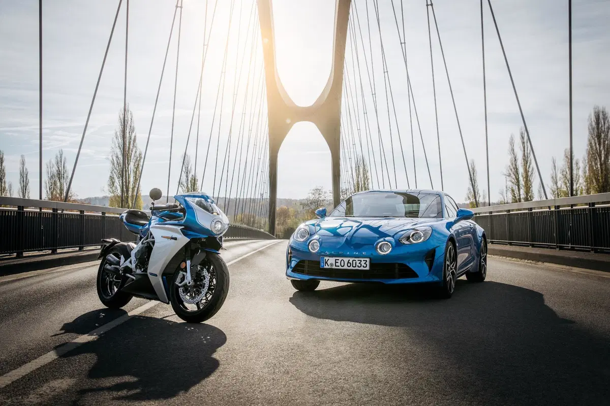 MV Agusta: Superveloce Alpine, serie limitata da 110 esemplari (4)