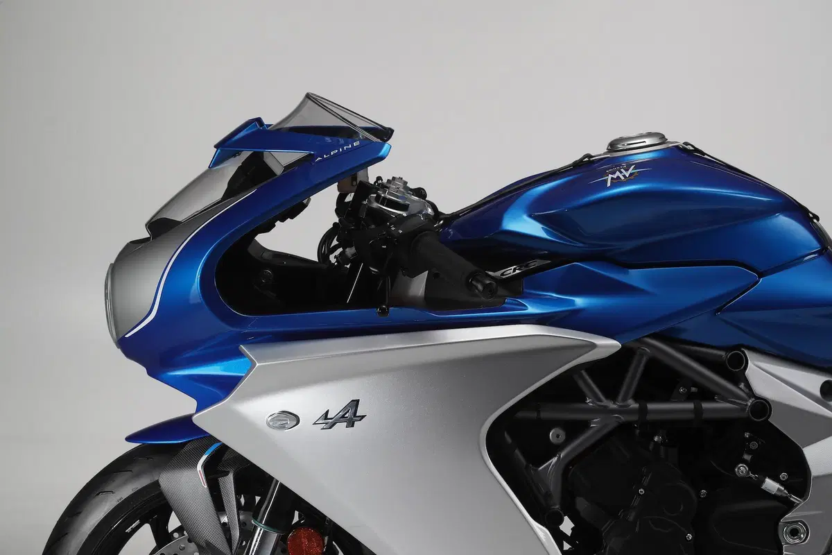 MV Agusta: Superveloce Alpine, serie limitata da 110 esemplari (9)