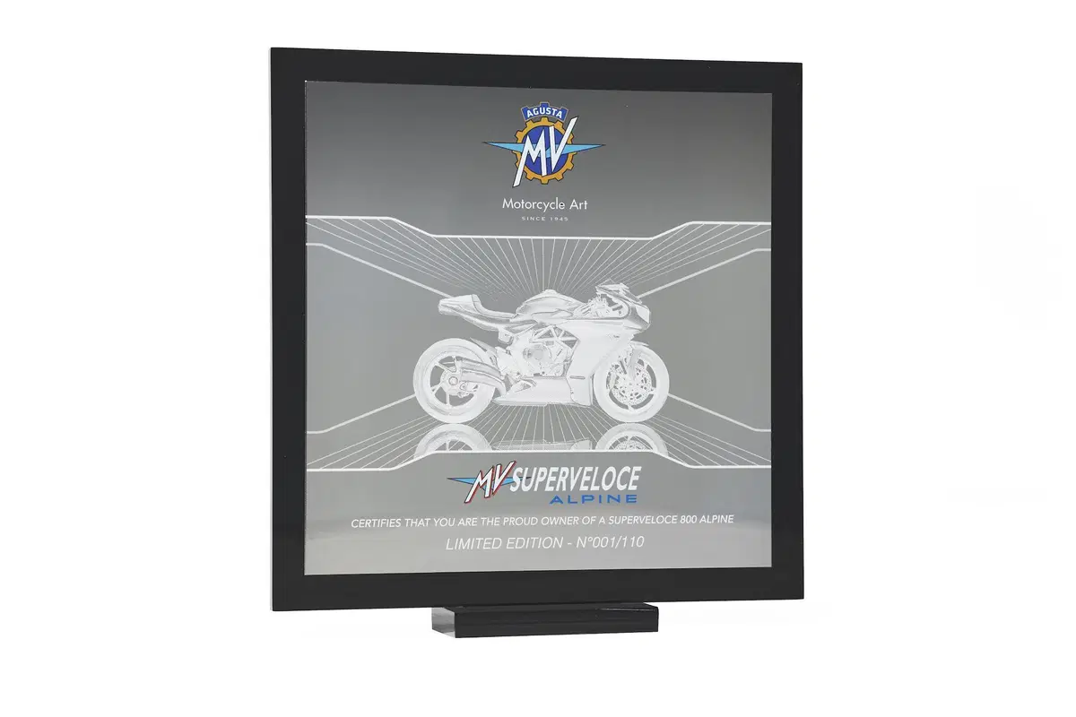 MV Agusta: Superveloce Alpine, serie limitata da 110 esemplari (10)