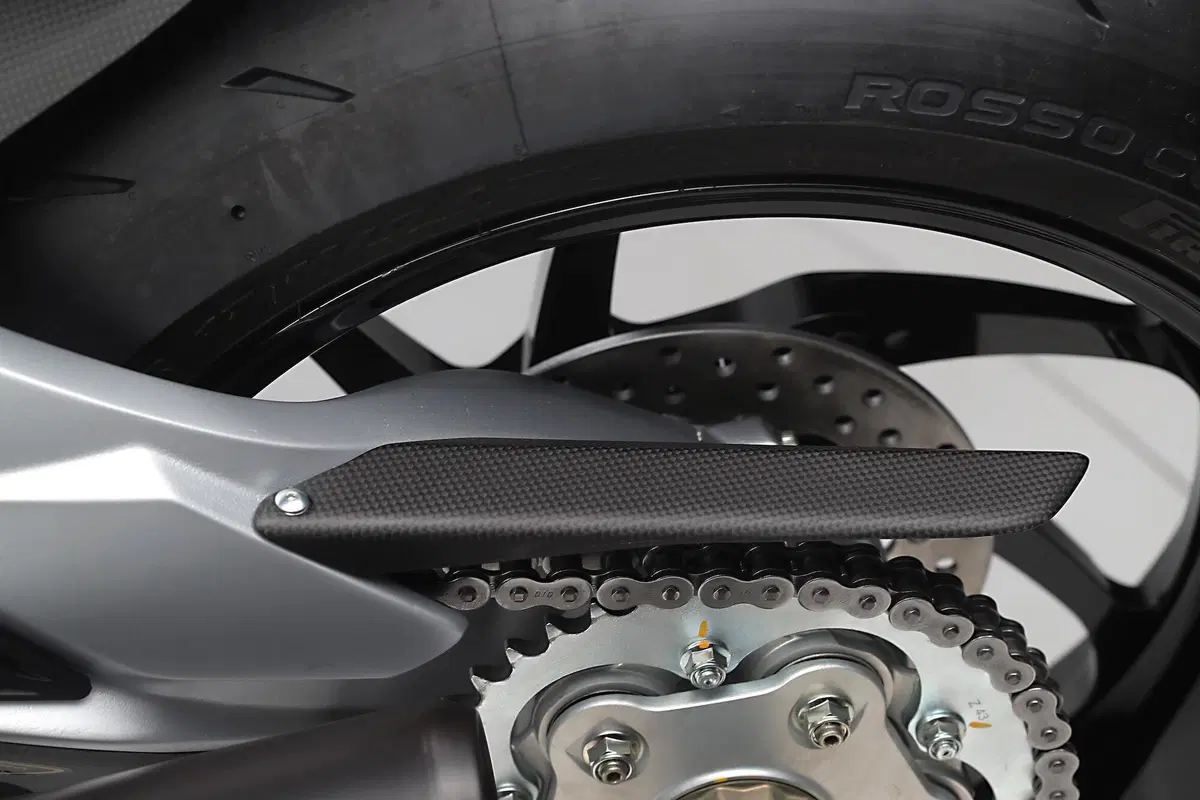 MV Agusta: Superveloce Alpine, serie limitata da 110 esemplari (23)