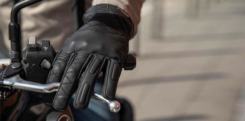 Inverno in moto: i migliori guanti