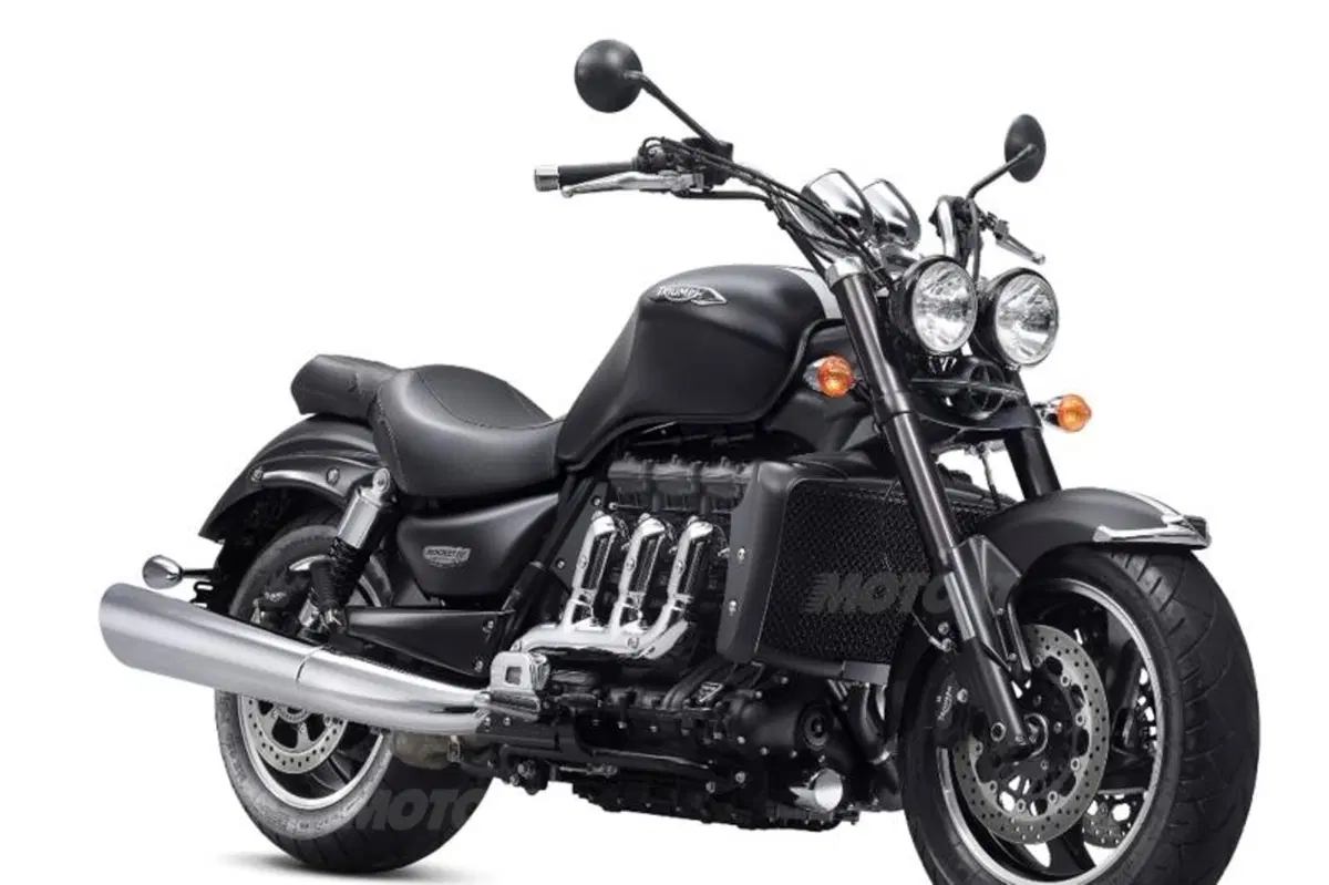Triumph Rocket III: Roadster e Touring per il 2013 (2)