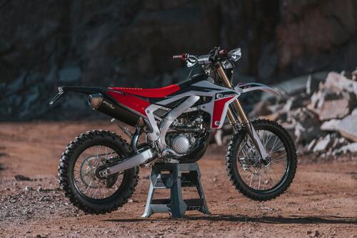 Arriva la Fantic XEF 250 Enduro 4T. Foto, dati e prezzo (4)