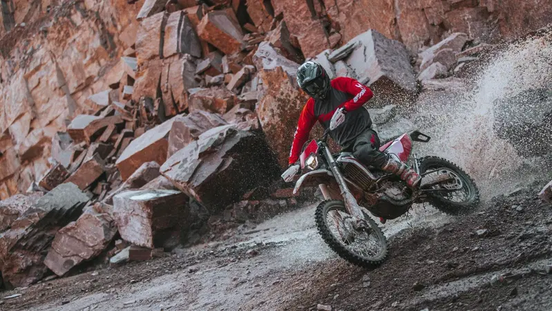 Arriva la Fantic XEF 250 Enduro 4T. Foto, dati e prezzo