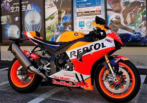 Honda CBR 1000 RR-R SP Marquez MotoGP Replica  (7)