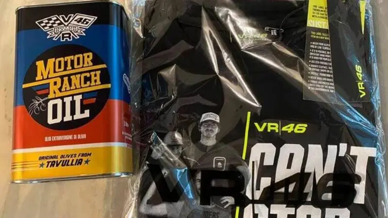 La singolare strenna natalizia di Valentino Rossi per Razlan Razali