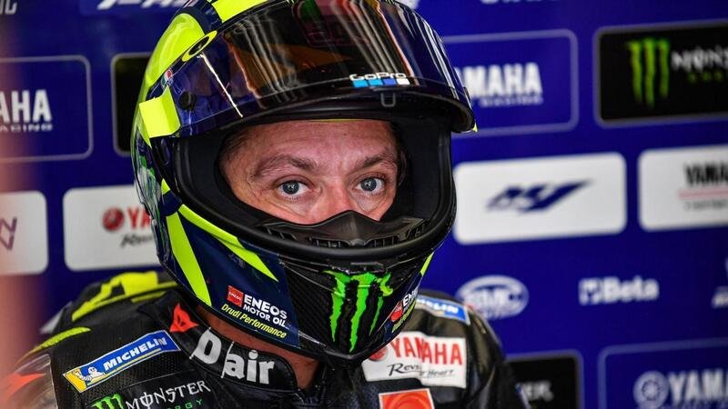 MotoGP. Valentino Rossi accusa: Yamaha in ritardo, manca il coordinamento con il Giappone